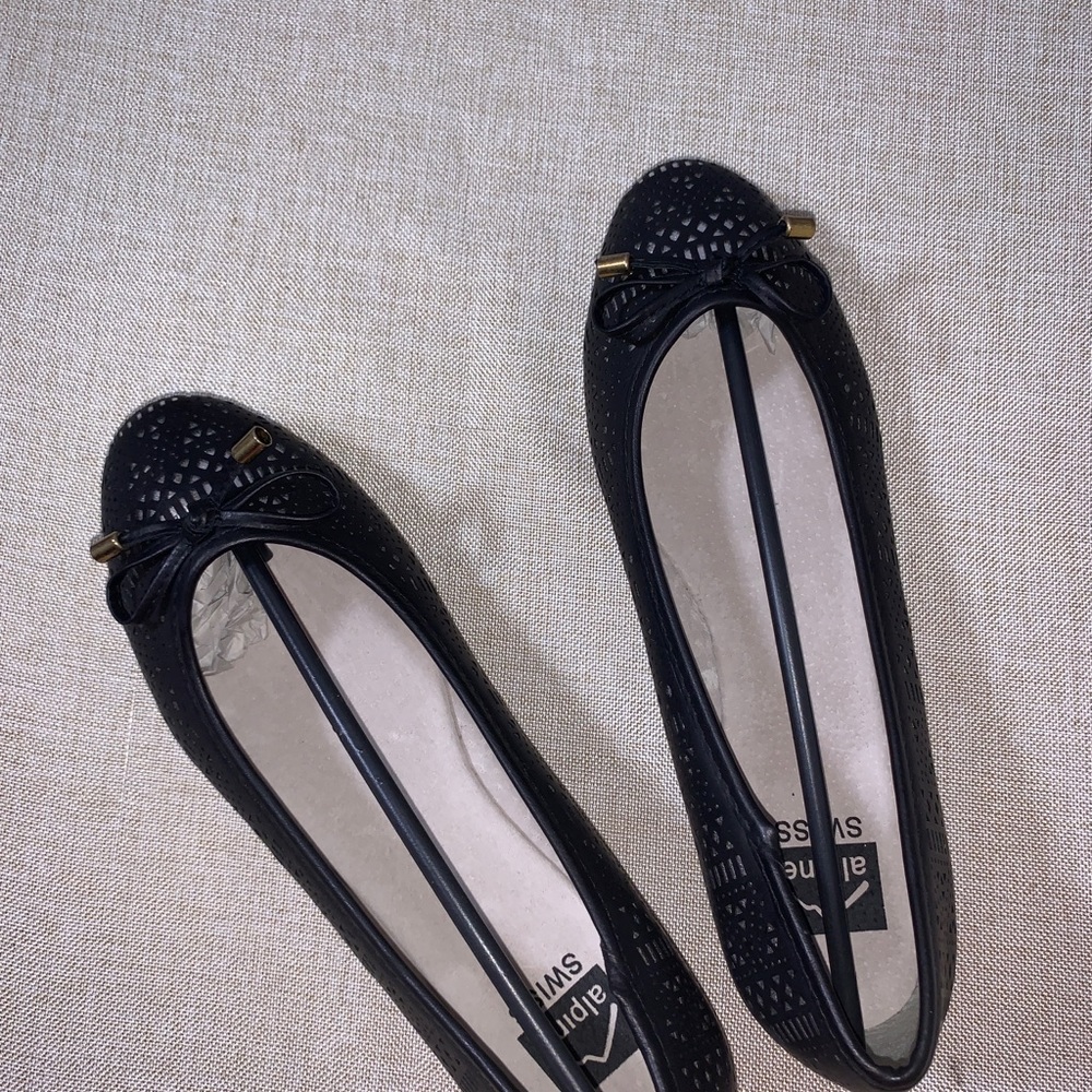 ALPINE SWISS size 7.5 woven PU leather shoes, new in box - Picture 2 of 3
